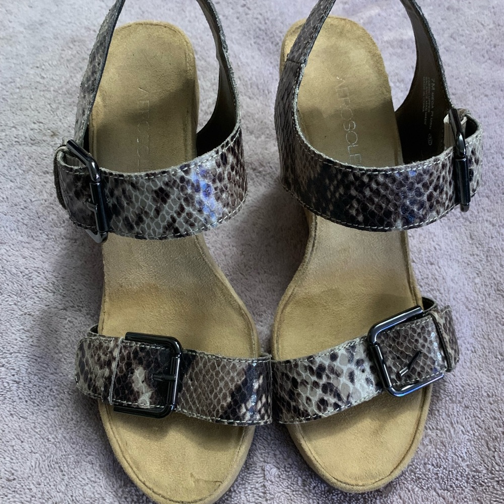 AEROSOLES Brown Snake Print Sandals wedge heel platform size 7